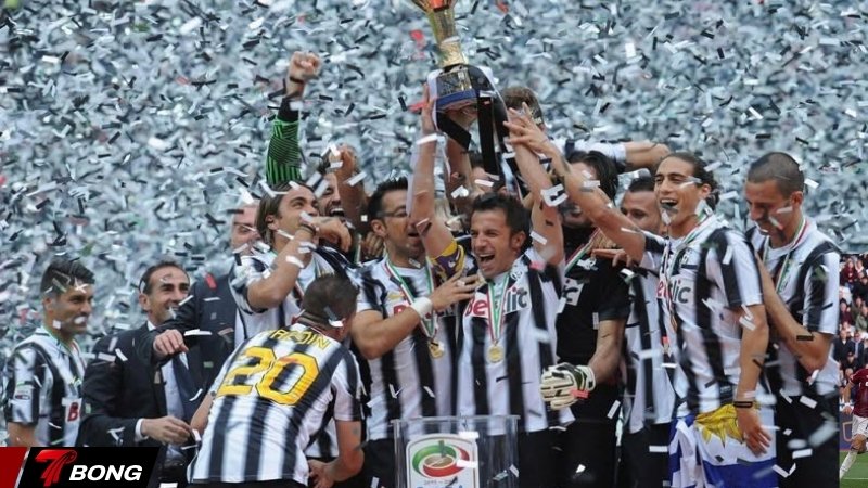 Juventus vào tứ kết rồi xuống Serie B